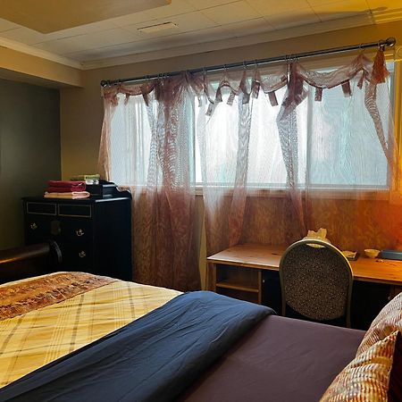 Beautiful Room Close Airport! คาลการี ภายนอก รูปภาพ