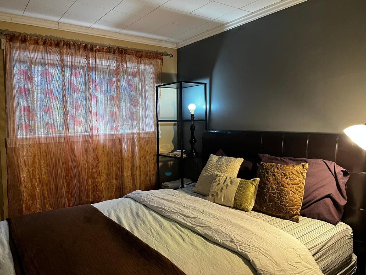 Beautiful Room Close Airport! คาลการี ภายนอก รูปภาพ
