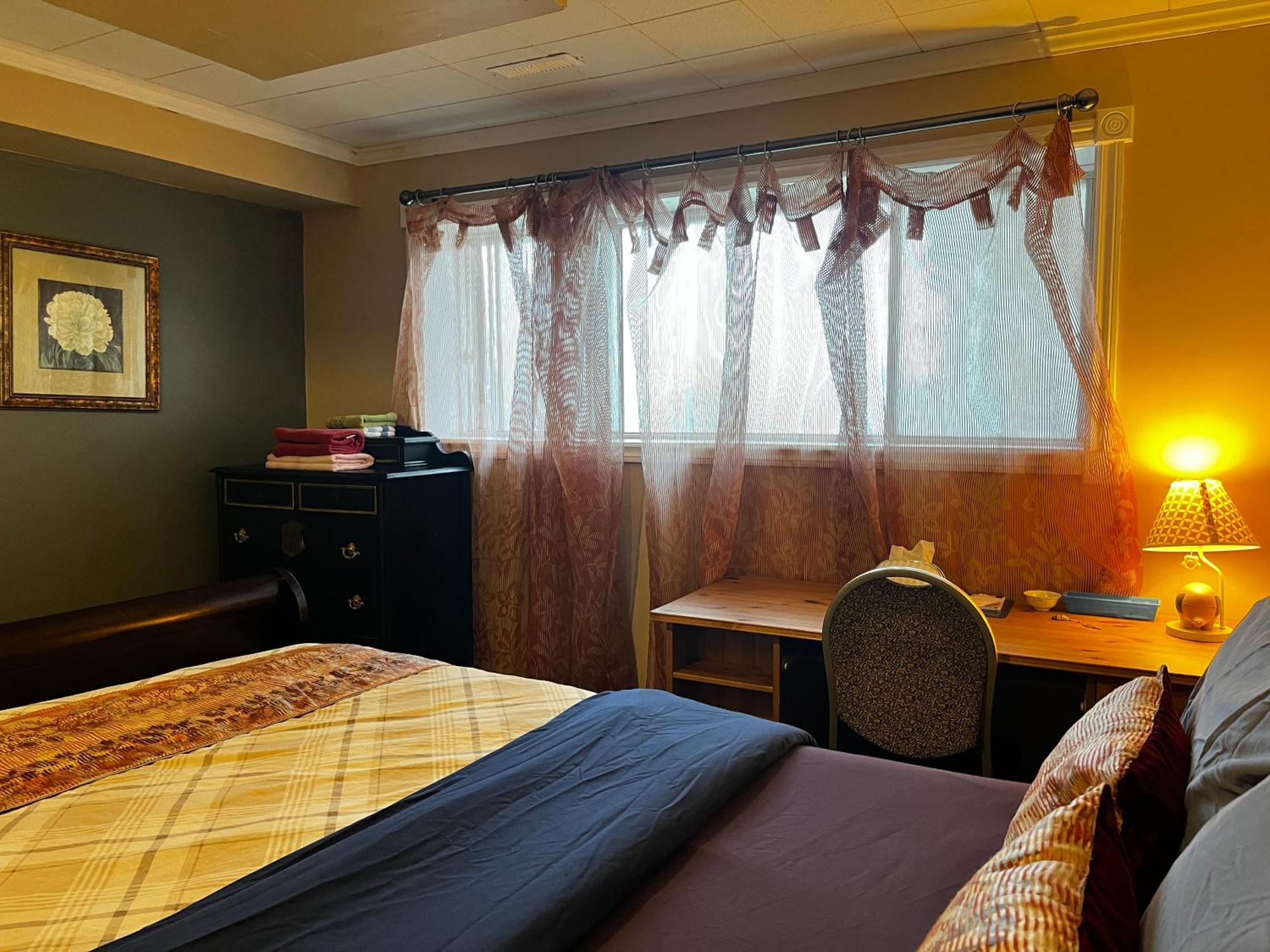 Beautiful Room Close Airport! คาลการี ภายนอก รูปภาพ